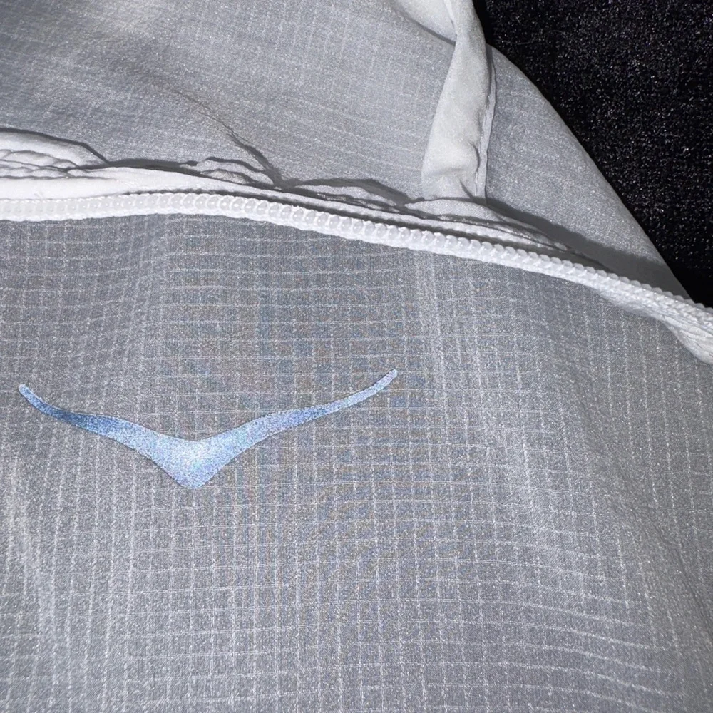 Hoka White Skyflow Jacket for Women Small 1141671 - Picture 4 of 6